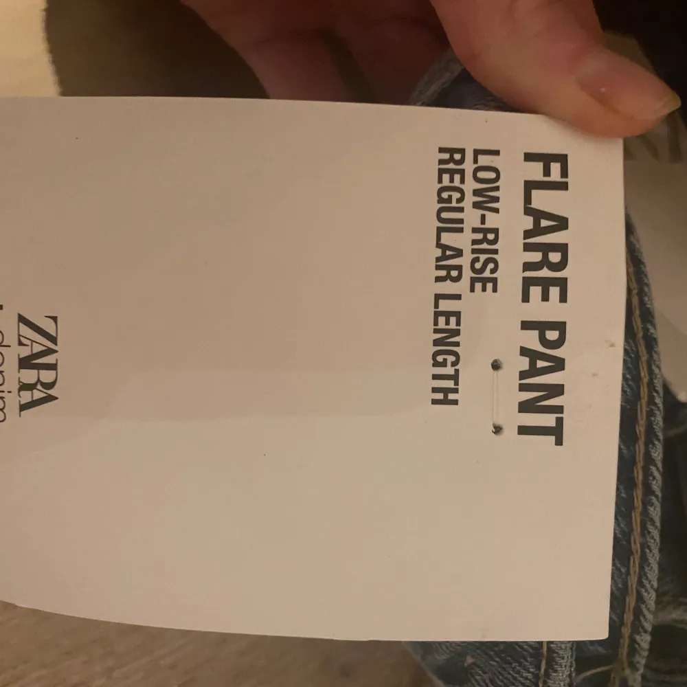 Bootcut, HELT OANVÄNDA - SLUT PÅ HEMSIDAN. Buda 💕 Från zara KÖP DIREKT FÖR 250kr. (frakt tillkommer på 66kr). Jeans & Byxor.