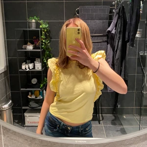 Söt topp - Super söt topp från Gina tricot, perfekta sommartorppen! 