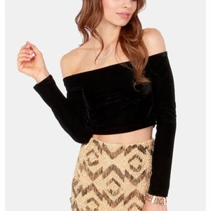 Mink pink velvet top - Ursnygg sammetstopp som knappt har använts, ordpris 39$ . Märker är mink pink 