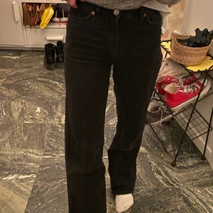 Monki jeans - Säljer dessa jeansen från monki i strl 24 