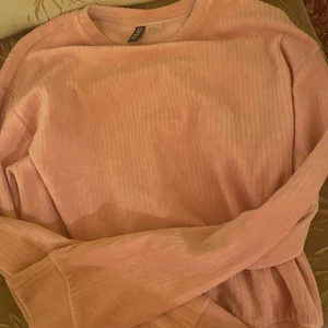 Tröja - Storlek xs men passar S