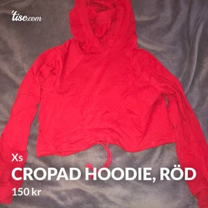 Cropad hoodie, röd - Röd cropad hoodie i bra skick. Snörning i midjan. Köpt från H&M, storlek XS men passar även en S. Köparen står för frakten, finns på fler sidor. Pris går att diskuteras.