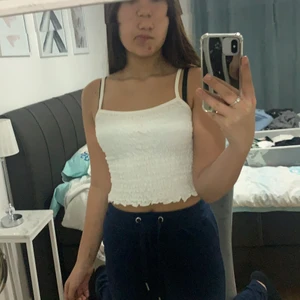 Vit linne - En vit linne användt ett par gånger och har tröttnat på den.