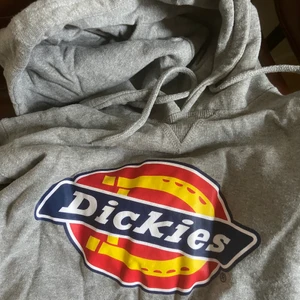 Dickies Hoodie  - Dickies Hoodie, i väldigt bra skick!!! Storlek: M 