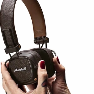 Marshall hörlurar - Marshall Major 3 trådlösa on-ear hörlurar (brun). Saknar ljudkabel. Nyskick då bara använda ungefär 2 gånger.