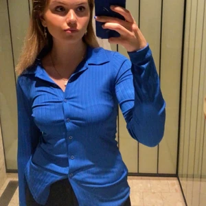 ⚡️⚡️ - Säljer denna fina från Gina då jag inte får någon användning för den. Alldrig använd mer än testat den på bilden. Passar S-M💞