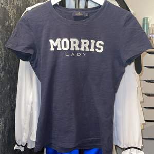 Morris T-shirt i strl XS. I fint skick säljes för 100 kr