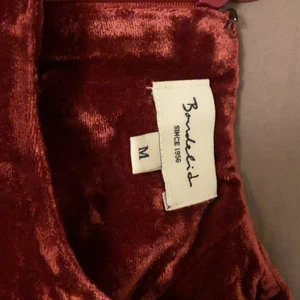 Velvet blouse - it fits nicely if you are a velvet lover