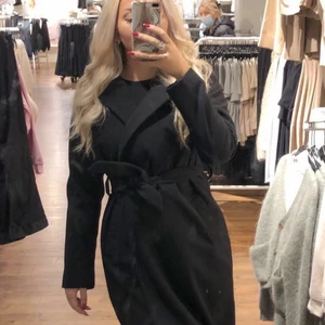 Svart kappa Bikbok - Storlek s, inköpt förra vintern 2020