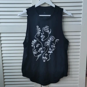 Adidas linne - Adidas limited edition linne i gott skick! Nypris 350kr