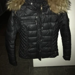 Rock and blue  - Storlek 34 ens dragkedja sönder men kan fixa den 