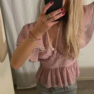 Blus från river island  - Snygg oanvänd blus från River Island 🌸 Köparen står för frakt! 