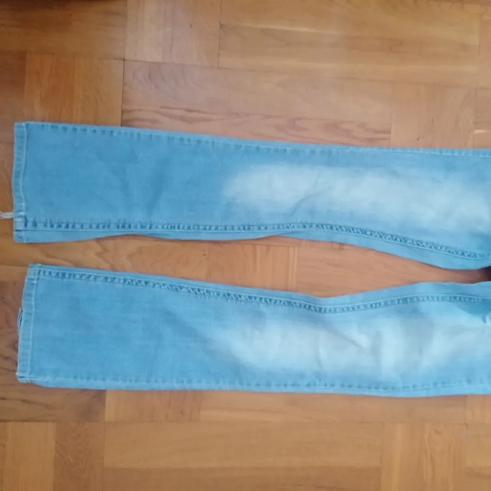 Använda retro only jeans som bilden uppvisar st 27/34 . Jeans & Byxor.