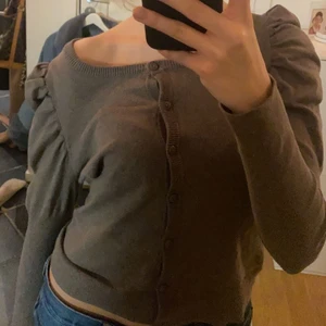 Kort kofta - Mysig kofta i ljusbrun färg🔥🔥🔥xs men passar S