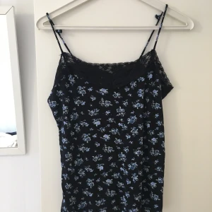 Top - Storlek L pris 50kr