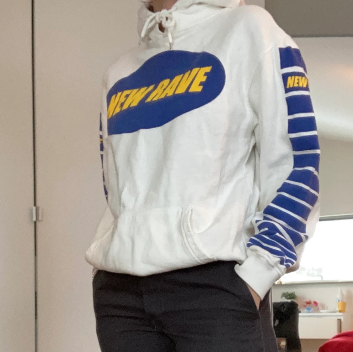 Vit hoodie m. Tryck - 91