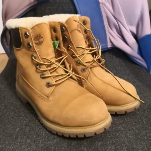 Timberland vinterskor - Köpte några år sen, var för små på mig, bara använd 2 gånger. 