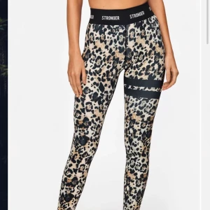 Stronger tights  - Storlek xs, passar mig som har s i byxor. Sitter super snyggt på! 
