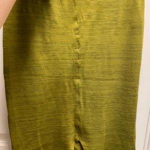 A pen skirt av märket  American Apparel - En pennkjol från American Apparel stl L men den är tajt så stl är mer som en medium. Kan mötas vid St Eriksplan men annars tillkommer frakt. 