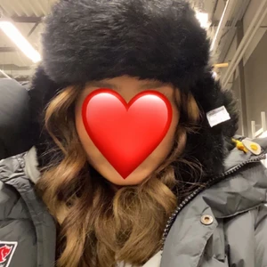 Pälsmössa - SÅLD!!!Intressekoll på denna snygga och trendiga pälsmössa, budgivning i kommentarerna, höj med 20kr om fler är intresserade start på 99kr+frakt bud:190kr+frakr