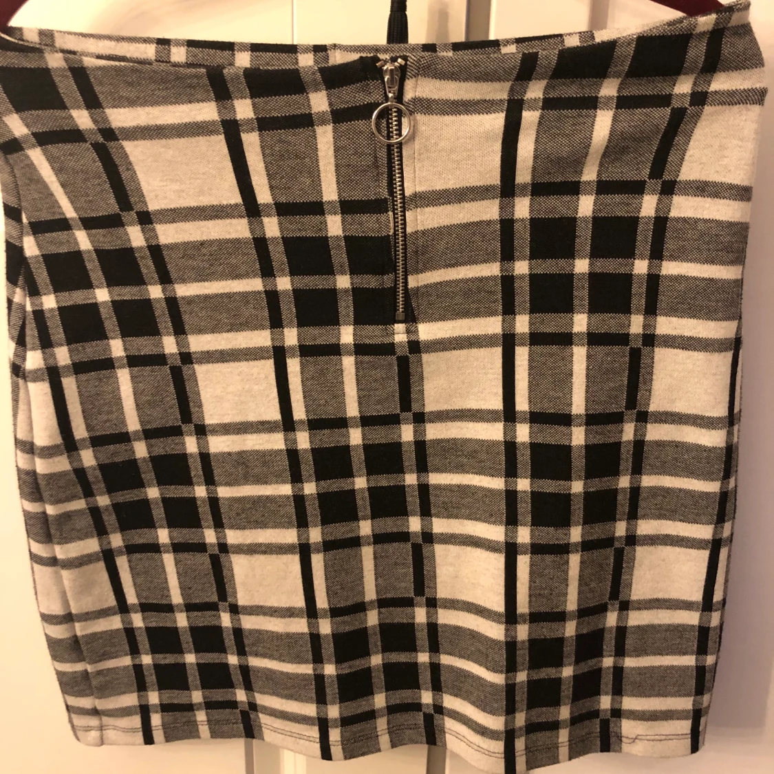 Kjol och och tjocktröja  - 90