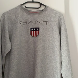 Gant sweatshirt  - Gant sweatshirt i bra skick säljs! Originalpris: 699kr                   Dm om du är intresserad 