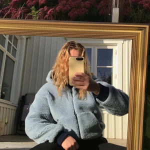 Blå teddyjacka - En blå teddyjacka från Bershka i m som inte kommer till användning. Pris+ frakt🤗