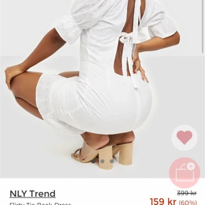 Studentklänning från nelly  - Studentklänning från Nelly och märket ”NLY Trend” säljes. Helt ny med lappar kvar, storlek 36 och en i storlek 38. Endast prövad. Nypris 399kr men säljer för 150kr/styck. 