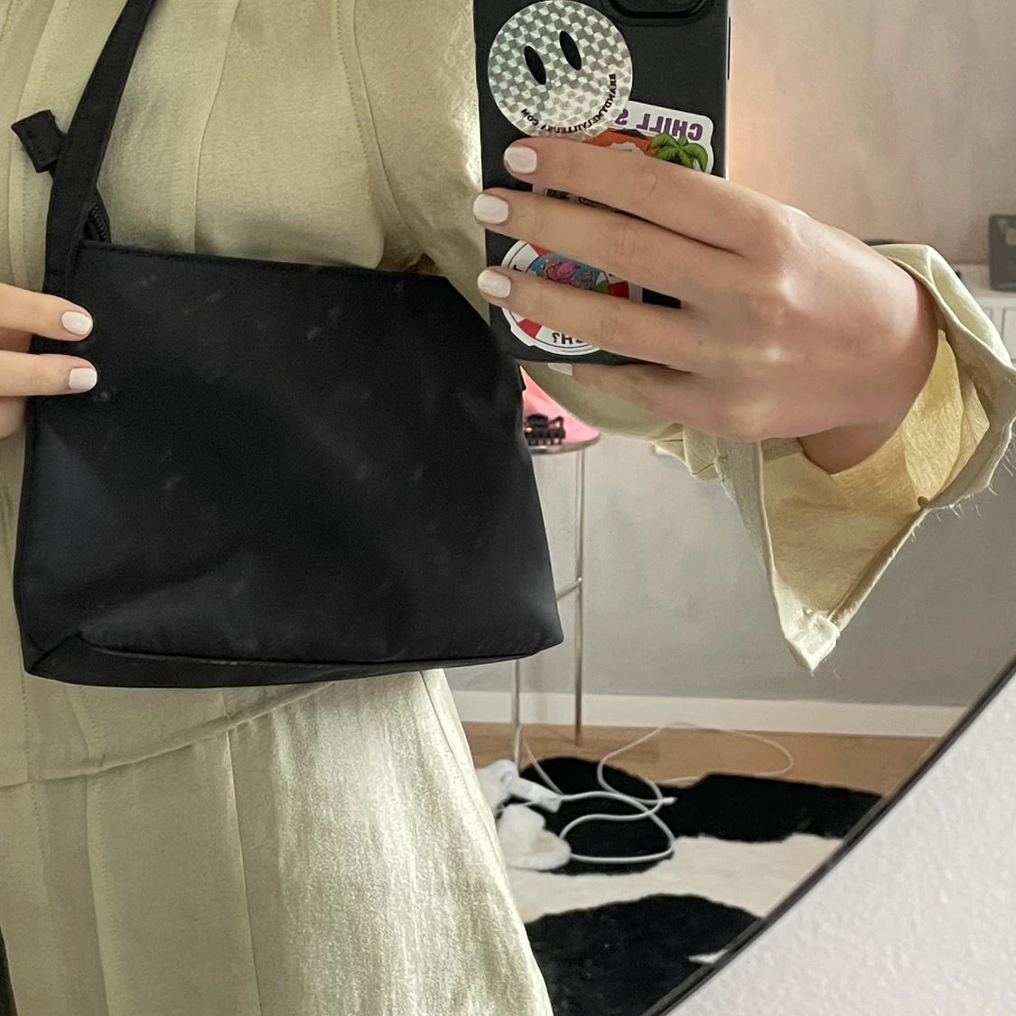 Svart liten väska från Nelly - 91