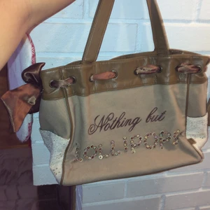 Lollipops handväska  - Riktigt fin vintage Lollipops väska, inga skador :))) dm:a ifall någon vill köpa :)))