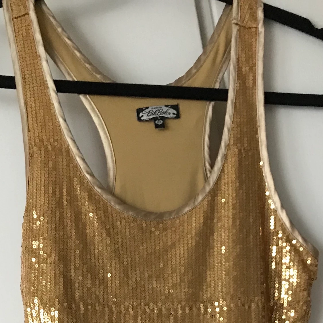 Bikbok guldig paljettklänning  - 91