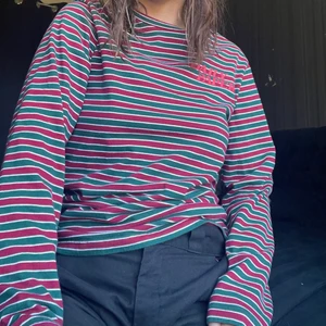 Långärmad tröja - Nypris 700, nu 150. Använd ett tiotal gånger