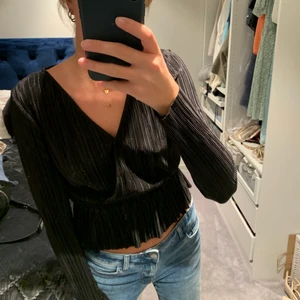 Festlig topp - Fin topp från ginatricot i strl xs! 100kr + frakt 