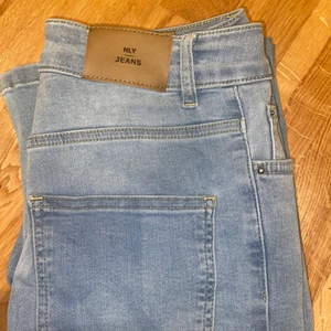 Nelly bootcut - Bootcut jeans från Nelly, superstretch.