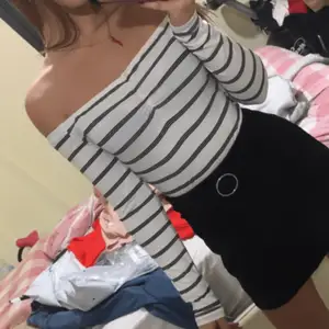 White and black sized S but could fit an M off shoulder shirt!☺️