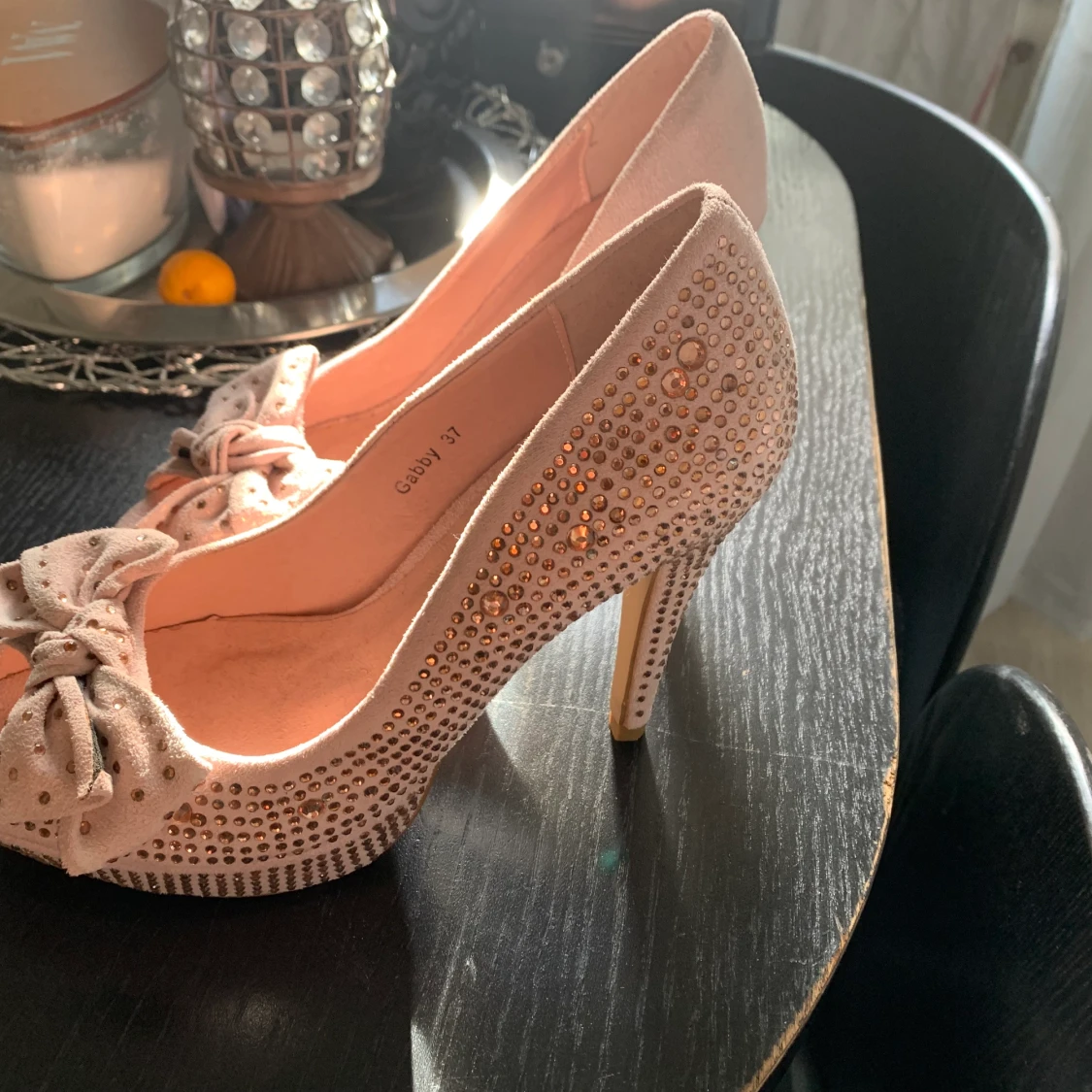 Helt nya klackskor  - 90