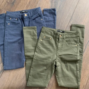bikbok jeans xs - 1 för 100 kr eller båda för 150kr