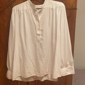 Arket blus! - Säljer denna fina Arket blus i storlek 38!