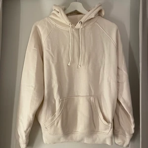 Bikbok hoodie - Säljer denna bikbok hoodie i storlek XS. Den är i bra skick och köparen står för frakten☺️