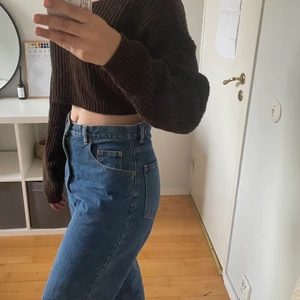 Brun stickad tröja - En jätte fin cropad stickad brun tröja från boohoo🤎