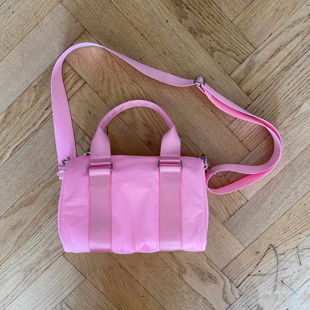 Rosa väska - Väskor | Plick Second Hand