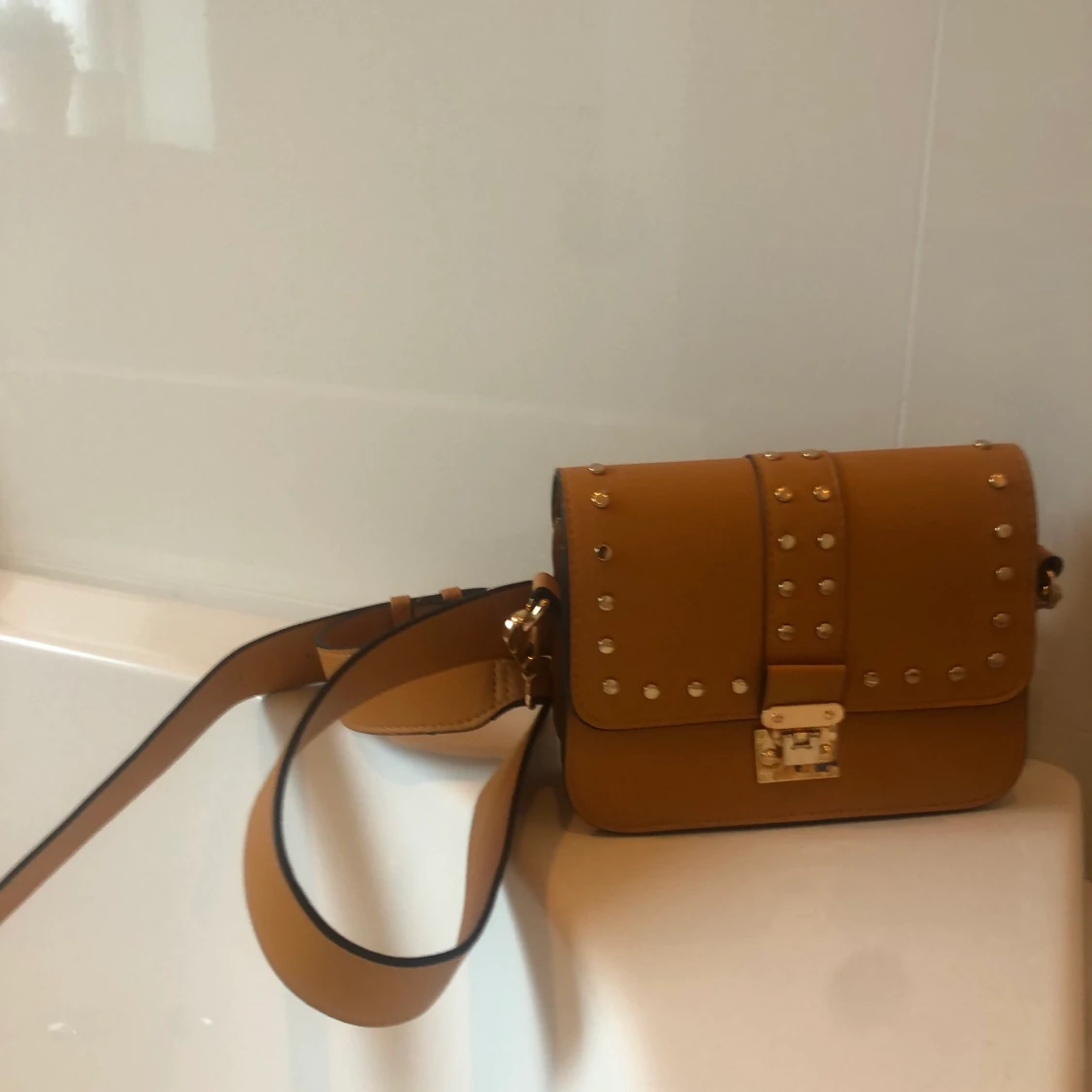 Väska i senapsgul färg - 90