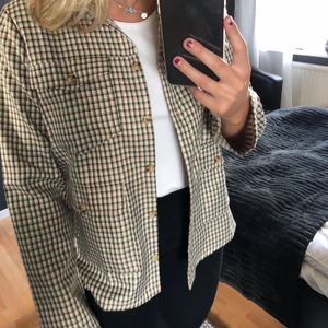 Overshirt - Snygg overshirt från Nelly och är i märket moves, köptes för 749kr och är endast använd 1 gång.💓