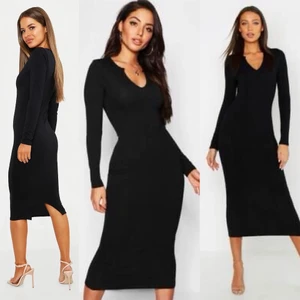 Svart ribbad långärmad långklänning. - Svart ribbad långärmad långklänning, från Boohoo  Färg: Svart Märke: Boohoo Storlek: Märkt 38 , men motsvarar en XS.   Skick : Bra skick NY.   Pris: 80 kr + frakt 57 ( spårbart) Eller hämta i Älta.  Meddela om fler bilder önskas.      🌸Annons finns på flera ställen, har flera grejor uppe på kläder/saker så samfraktar.  🌸Övrigt från rökfritt djurfritt hem