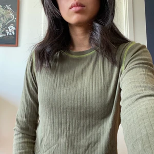 Långärmad tröja - skön kvalitet från Urban Outfitters!