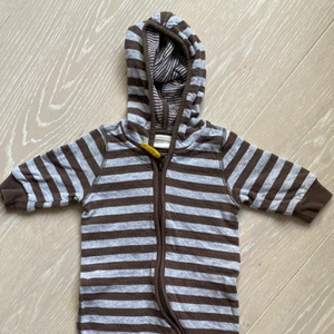 Jumpsuit från H&M storlek 56  - Jumpsuit från H&M storlek 56 