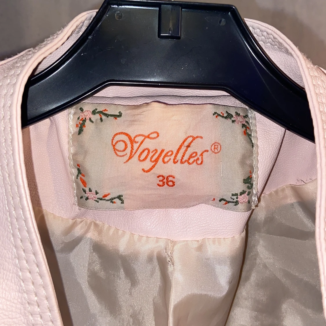 Ljus rosa fake skinnjacka - 91