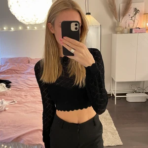 Topp - Spelstopp med volanger från zara. Använd max 3 gånger!  🖤