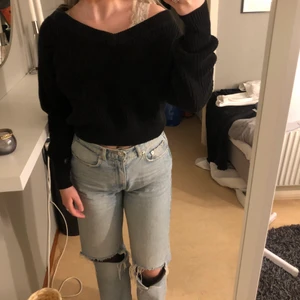 Stickad tröja - En svart stickad tröja från Gina tricot i storlek XS. Fint skick. Katt finns i hemmet