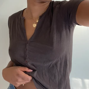 Brun T-shirt  - Brun T-shirt i bra skick!! 🍩🤎 Storlek S 